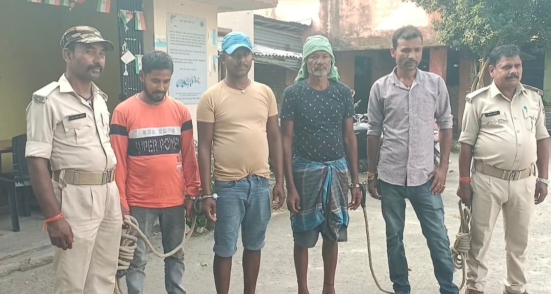 शराब पीकर हंगामा करने के आरोप में चार गिरफ्तार