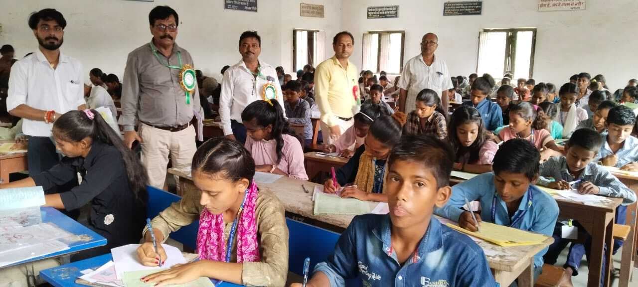 एसोसिएशन से जुडे 40 विद्यालयों के तीन हजार बच्चे हुए परीक्षा में शामिल