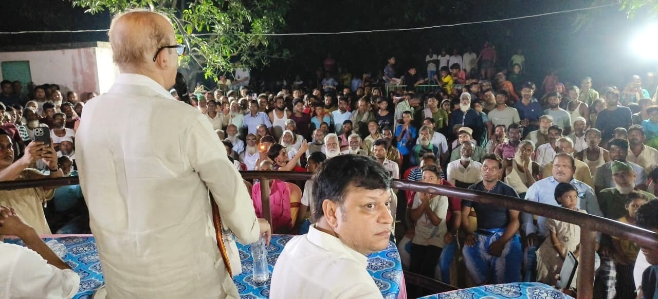 सांसद ने सुनीं लोगों की समस्याएं, समाधान का दिया आश्वासन