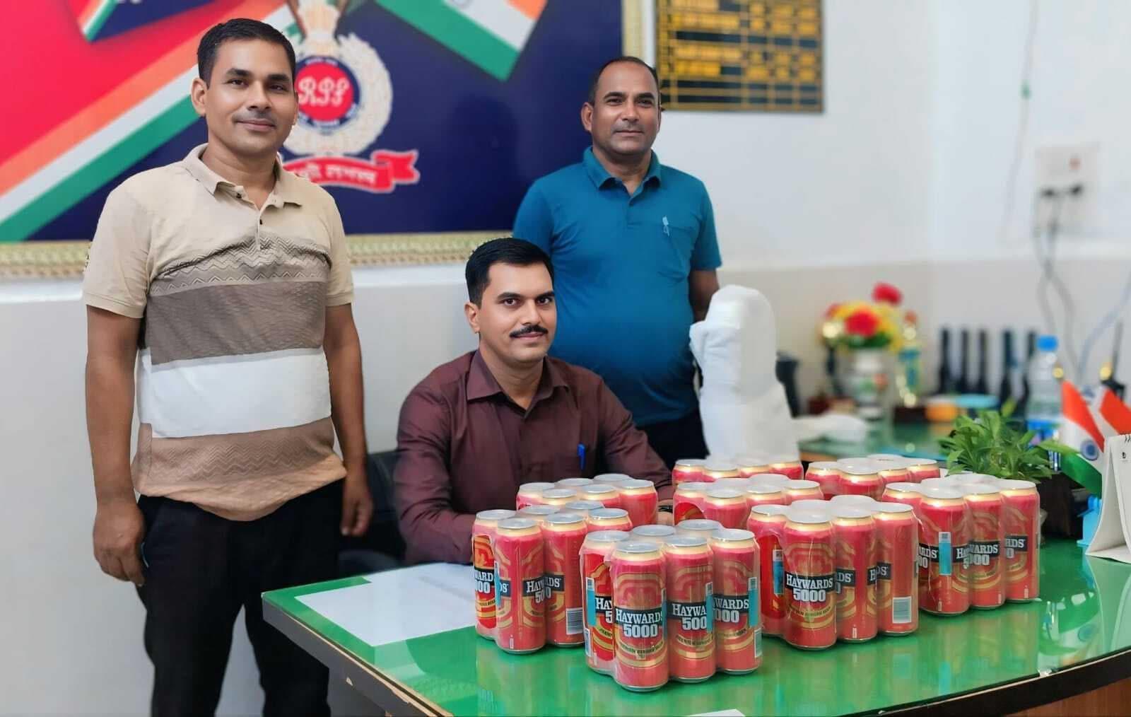 हावड़ा रक्सौल एक्सप्रेस से भारी मात्रा में शराब बरामद