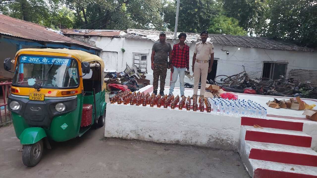 285 बोतल नेपाली शराब के साथ तस्कर गिरफ्तार