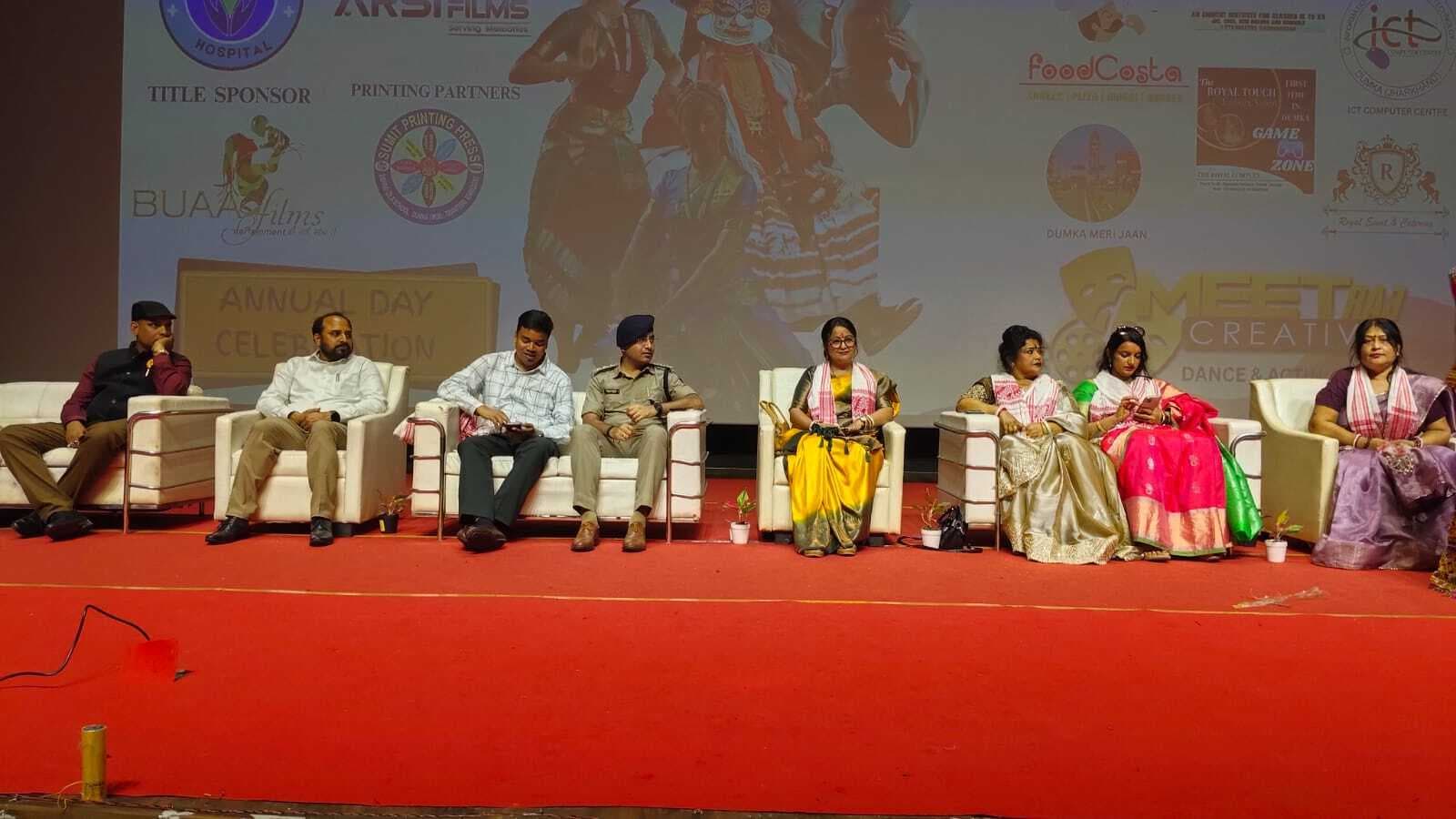 आठवें वार्षिकोत्सव में रंगारंग प्रस्तुति से बच्चों ने बांधा समा