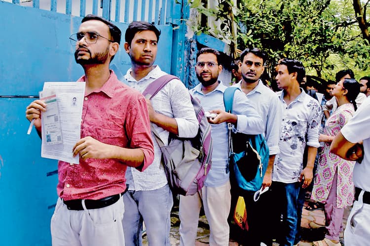 कुणाल घोष ने कसा तंज, कहा : किसी परीक्षार्थी को परेशान नहीं किया गया