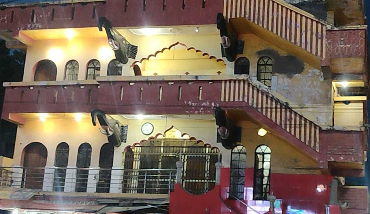 Giridih News: चंद्र ग्रहण को लेकर बंद रहे मंदिरों के कपाट