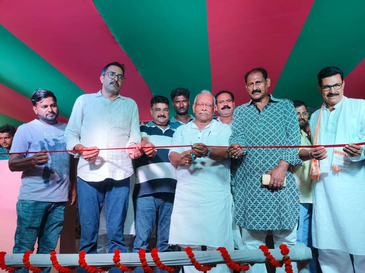 स्मृति सिंह व डोली लाडली के भक्ति भजनों पर देर रात झूमते रहे श्रद्धालु