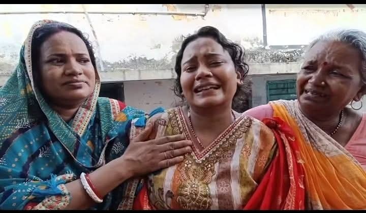 आंगन में अमरुद पेड़ से फंदा से लटका मिला युवक