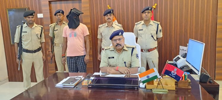 पिस्टल व पांच गोलियों के साथ कुख्यात अपराधी गिरफ्तार