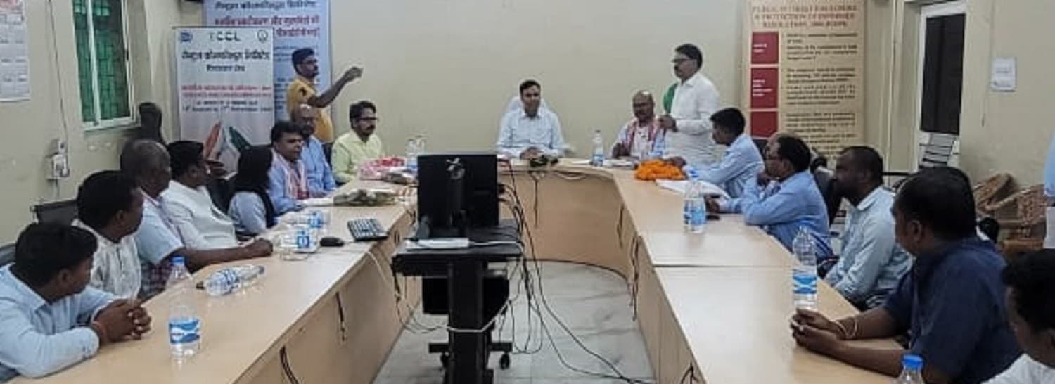 कर्मियों की समस्याओं को लेकर काउंसिल अध्यक्ष ने प्रबंधन के साथ की बैठक