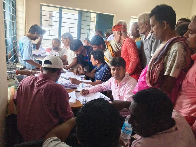 राजस्व महाअभियान के विशेष शिविर में दिया गया 200 आवेदन