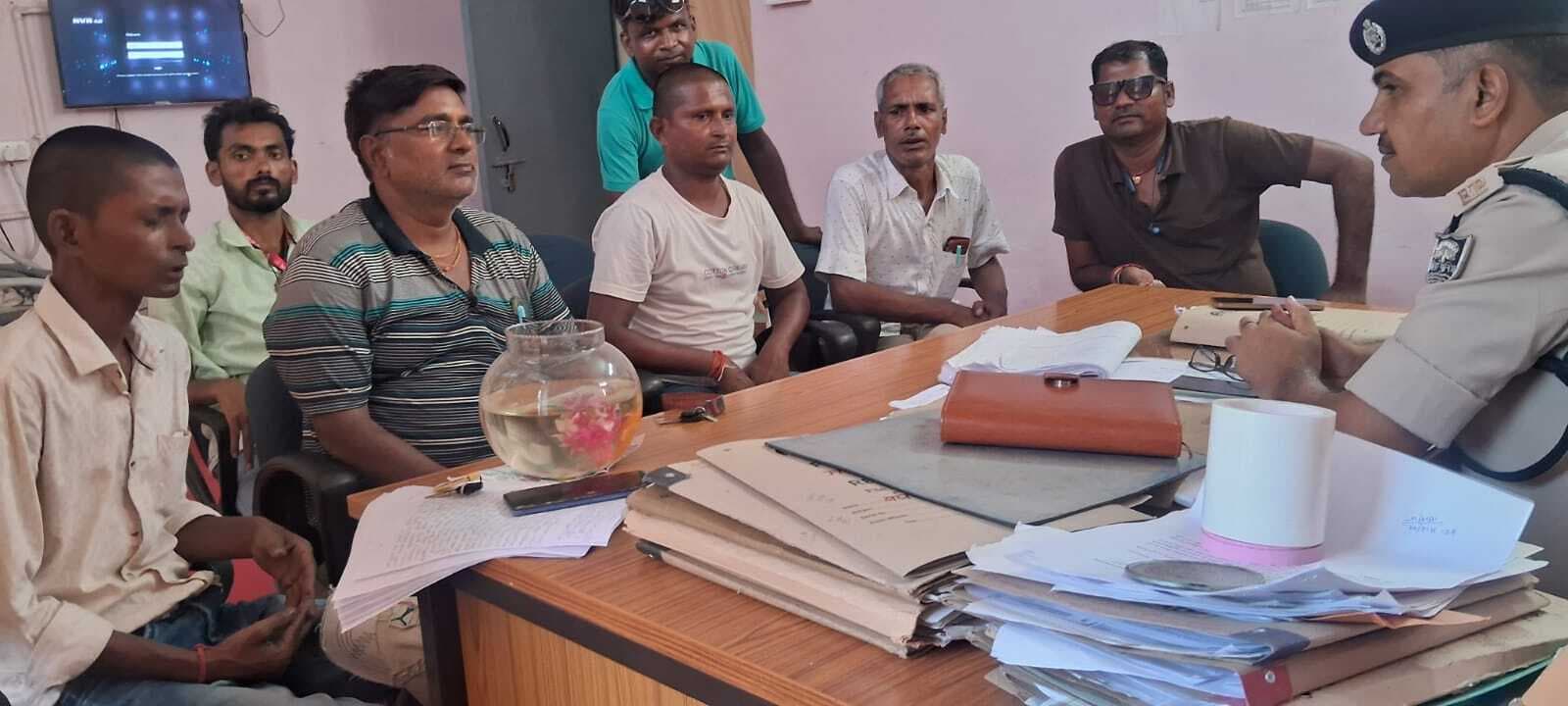 मीडिया कर्मियों का एसडीओ ने मोबाइल छीनकर किया फोटो डिलीट