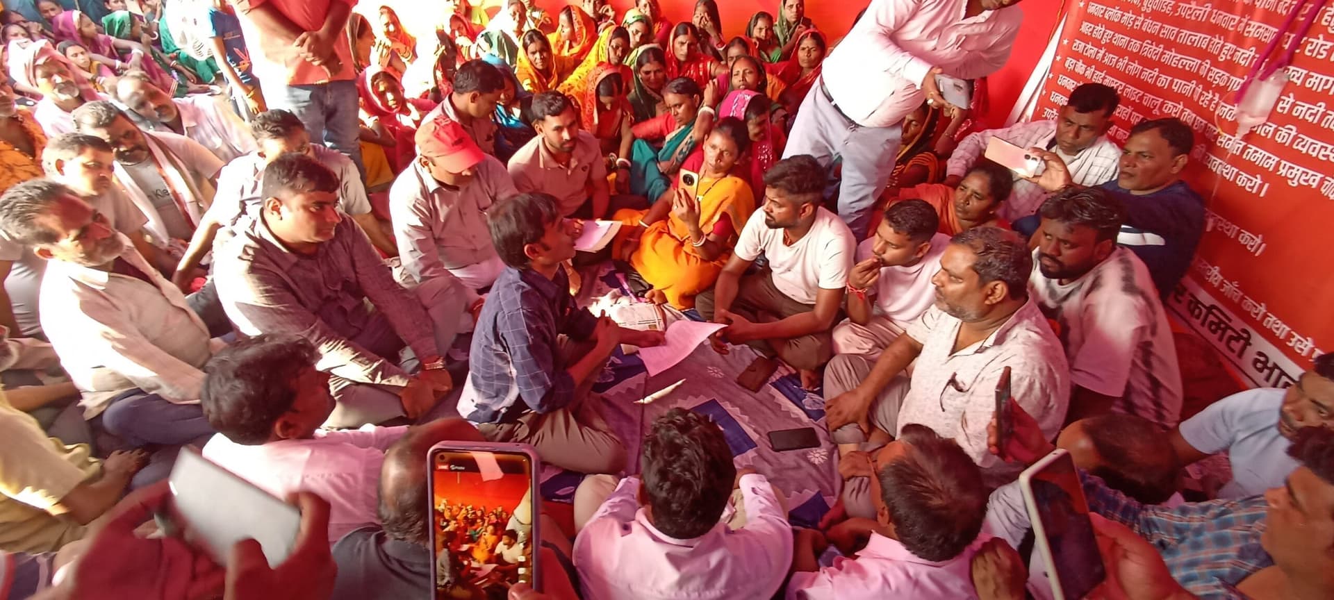 Giridih News :वार्ता के बाद माले नेता विनय संथालिया का अनशन समाप्त