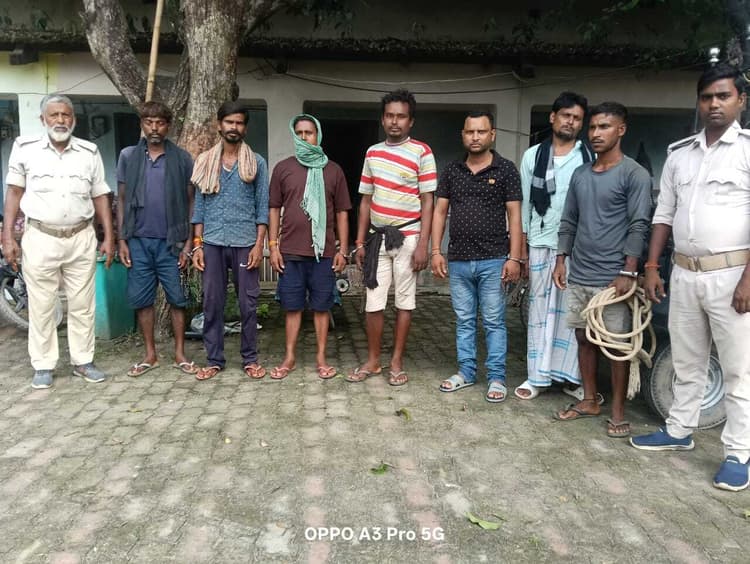 सात शराबियों को पुलिस ने किया गिरफ्तार