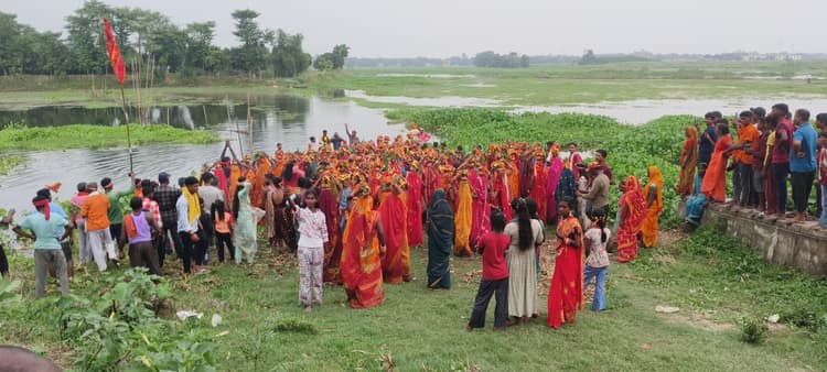 बूढ़ी माता की पूजा-अर्चना के लिए निकाली कलश शोभायात्रा