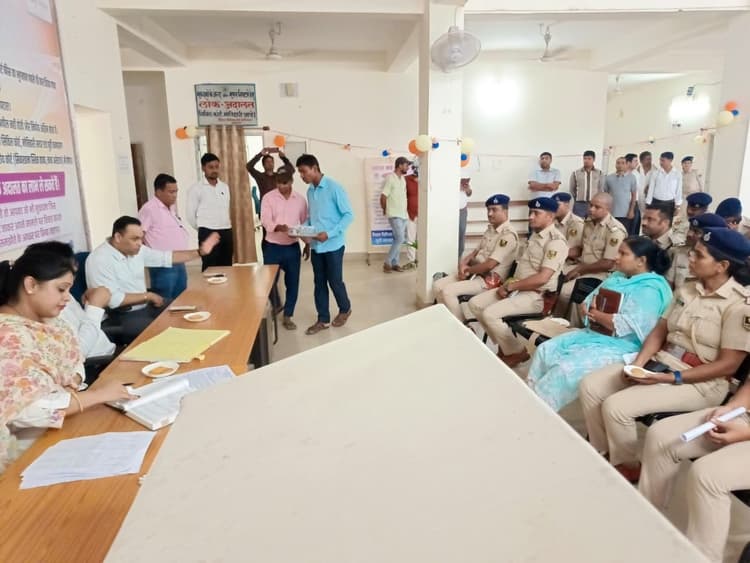 Motihari: राष्ट्रीय लोक अदालत की सफलता को ले प्रभारी सचिव ने की बैठक