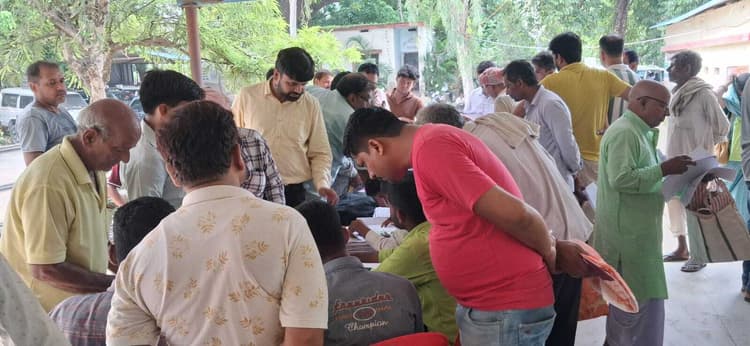 नप में आयोजित हुआ राजस्व महाअभियान, जमीन के कागजात में कराया गया सुधार