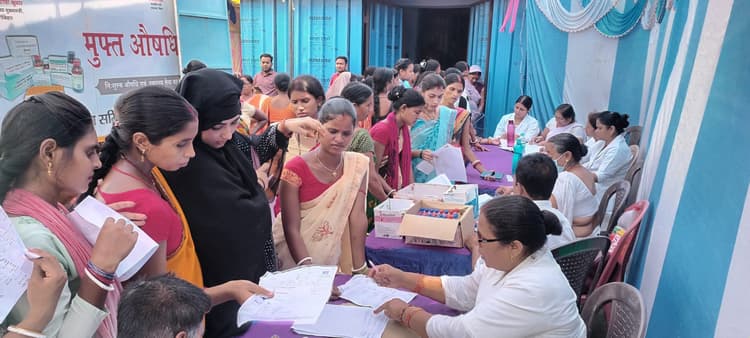 186 गर्भवती महिलाओं की प्रसव पूर्व जांच कर दी गयी दवायें