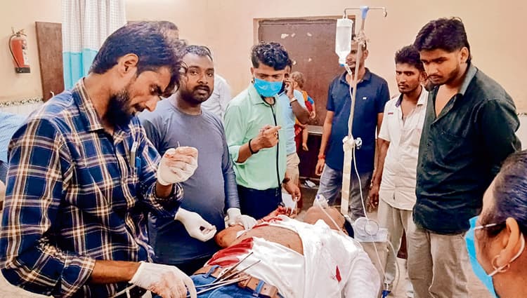Gopalganj News : गोपालगंज में अपराधियों ने पूर्व पार्षद से लूटी चेन, विरोध पर चाकू मारकर किया घायल