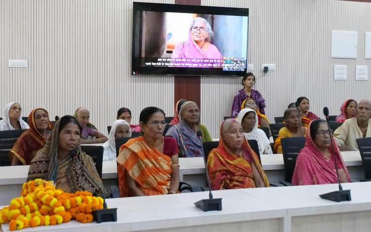 पूर्णिया में तीन लाख पेंशनधारियों के खातों में भेजी गयी 36.77 करोड की राशि