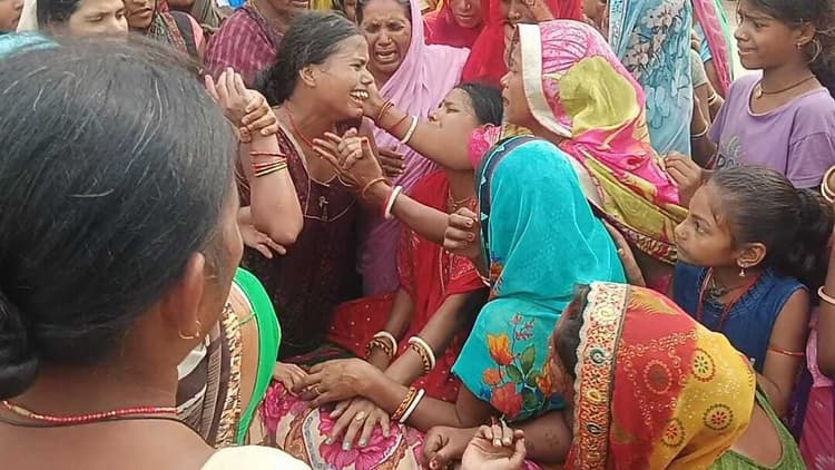 hajipur news. पानी भरे गड्ढे से अधेड़ का शव हुआ बरामद