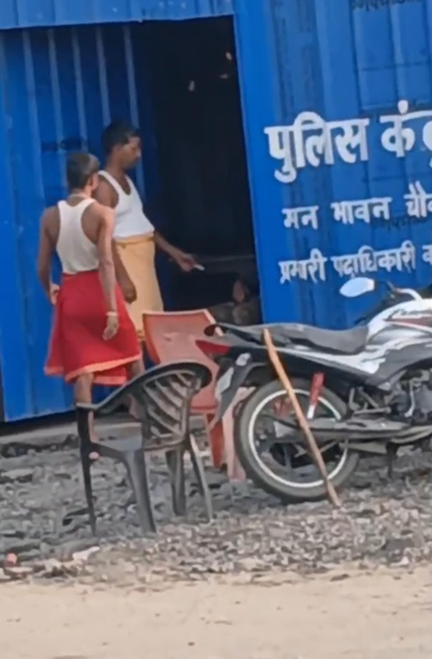 कोईलवर के मनभावन मोड़ पर पैसे लेकर गाड़ी बढ़ाने का वीडियो वायरल