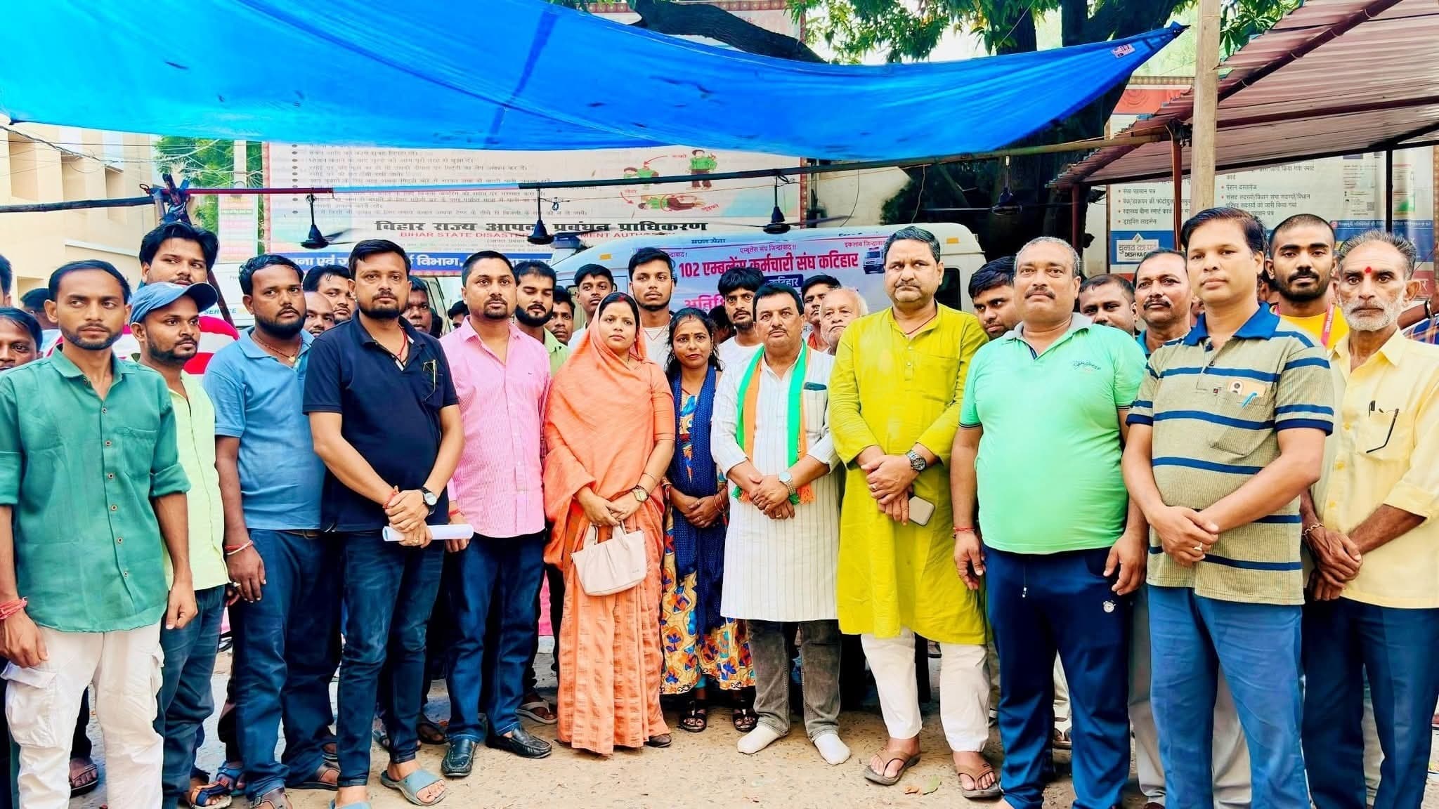 एंबुलेंस चालकों की छठे दिन भी जारी रही हड़ताल