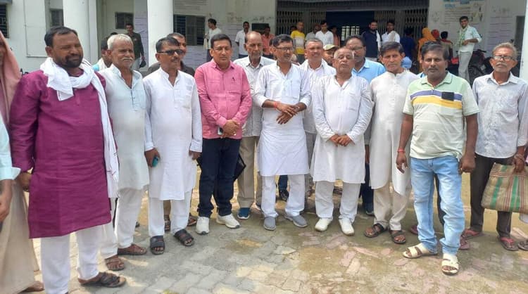 बाढ़ राहत जीआर राशि मिलने पर सीएम व मंत्री का जताया आभार