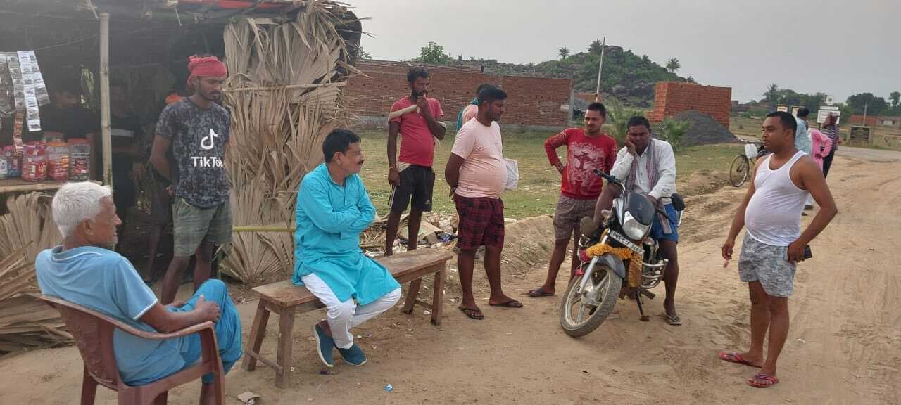 जेएमएम नेता ने लखनौड़ी व दोमुहान पंचायत में चलाया जनसंपर्क अभियान