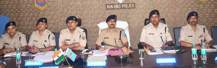 Bokaro News : दुर्गा पूजा को ले पेट्रोलिंग गतिविधि करें तेज : एसपी