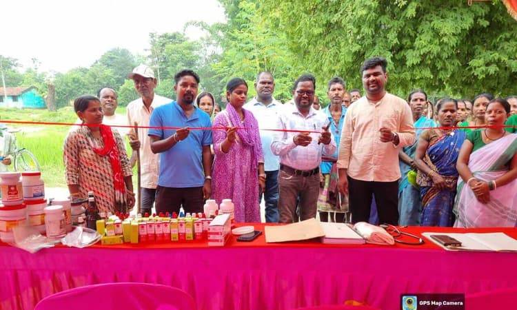 Seraikela Kharsawan News : गंभीर बीमारियों से जंग में आयुर्वेद बना नया हथियार : सोनामुनी पूर्ति
