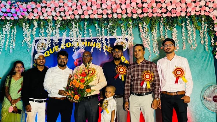 Chaibasa News : जीवन को दिशा देने वाला पवित्र बंधन है गुरु-शिष्य का संबंध : प्रदीप