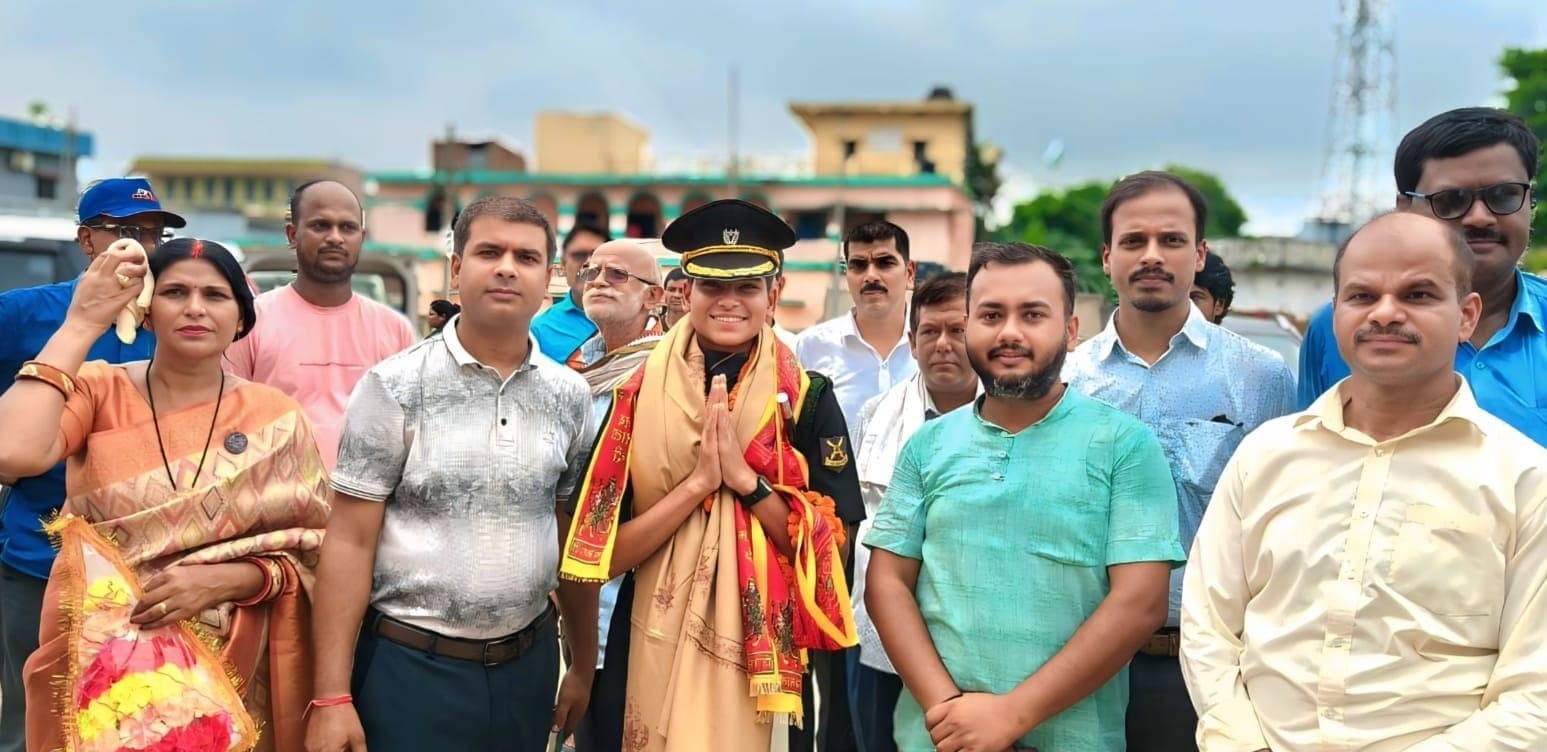 Motihari: साक्षी ने लेफ़्टिनेंट बनकर बढ़ाया क्षेत्र का मान