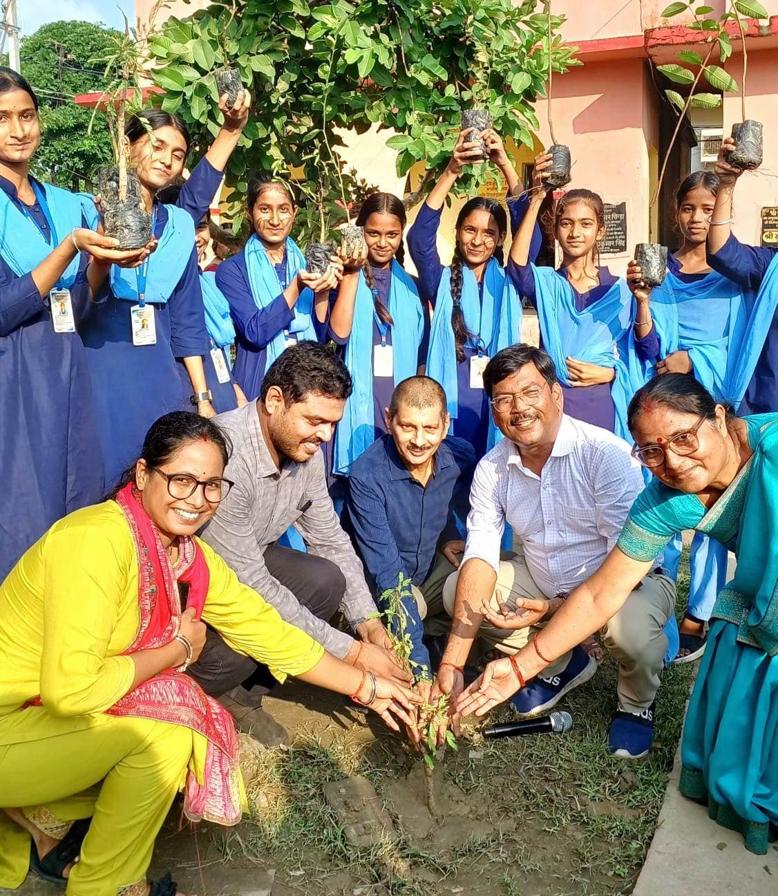 एक पेड़ मां के नाम अभियान से सुदृढ़ होगा पर्यावरणीय संतुलन : डीएओ