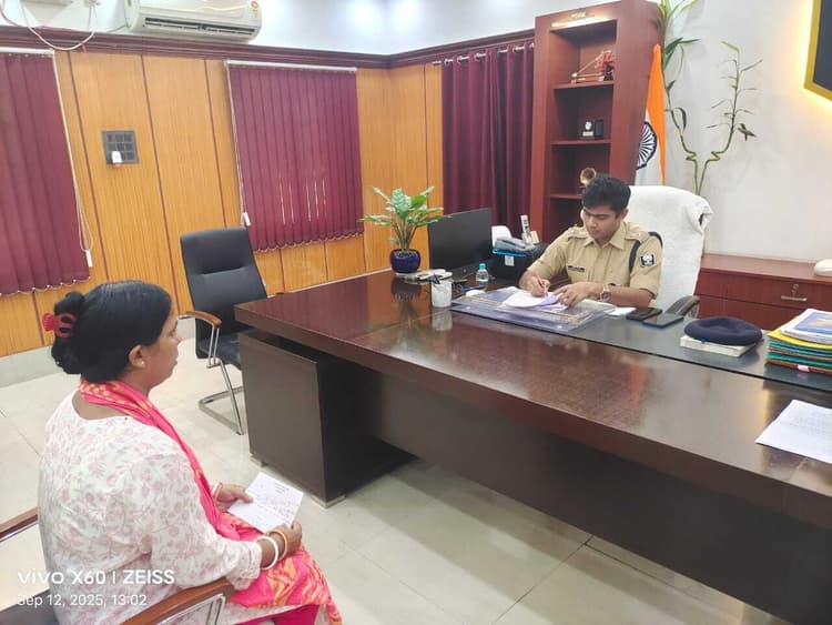 एसपी के जनता दरबार में पड़े 30 आवेदन