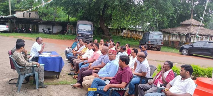 दुर्गा पूजा शांतिपूर्ण मनाने का निर्णय