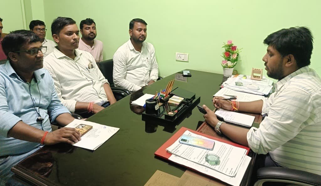 बीडीओ ने योजनाओं के संचालन में तेजी लाने का दिया निर्देश