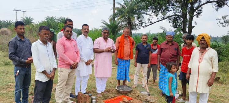 गंगा समग्र के राष्ट्रीय मंत्री ने सामुदायिक भवन का किया शिलान्यास