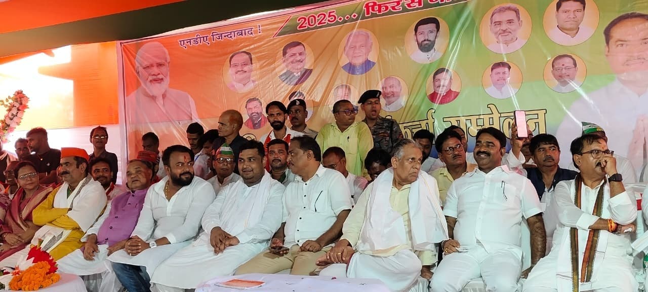 बूथ अध्यक्ष, सचिवों व कार्यकर्ताओं से की क्षेत्र में सक्रियता बढ़ाने की अपील