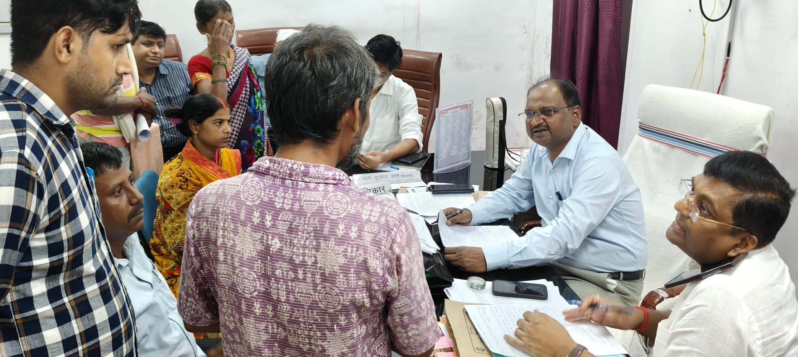 जनता दरबार में कई मामलों की हुई सुनवाई