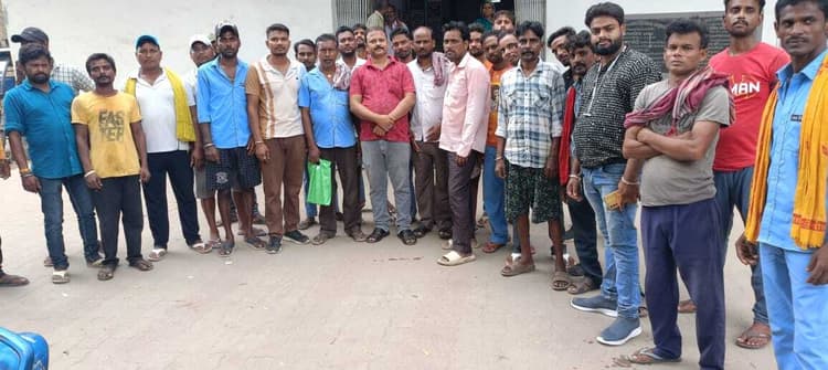 मांगें पूरी नहीं होने पर निगम कर्मियों ने दी आंदोलन की चेतावनी