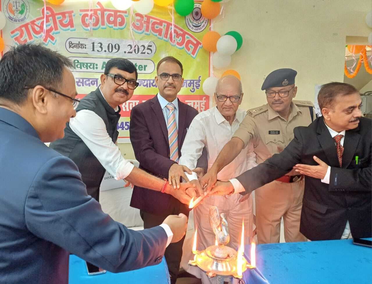 सुलहनीय वादों के निष्पादन का प्रभावशाली मंच है राष्ट्रीय लोक अदालत : जिला जज