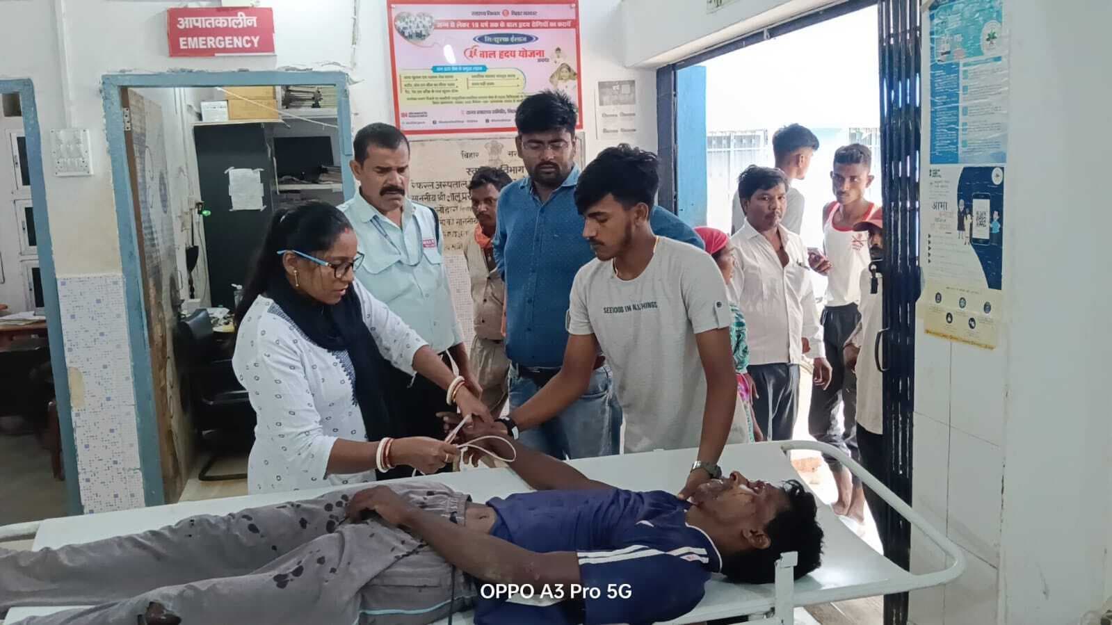 बाइक के धक्के से युवक जख्मी, रेफर