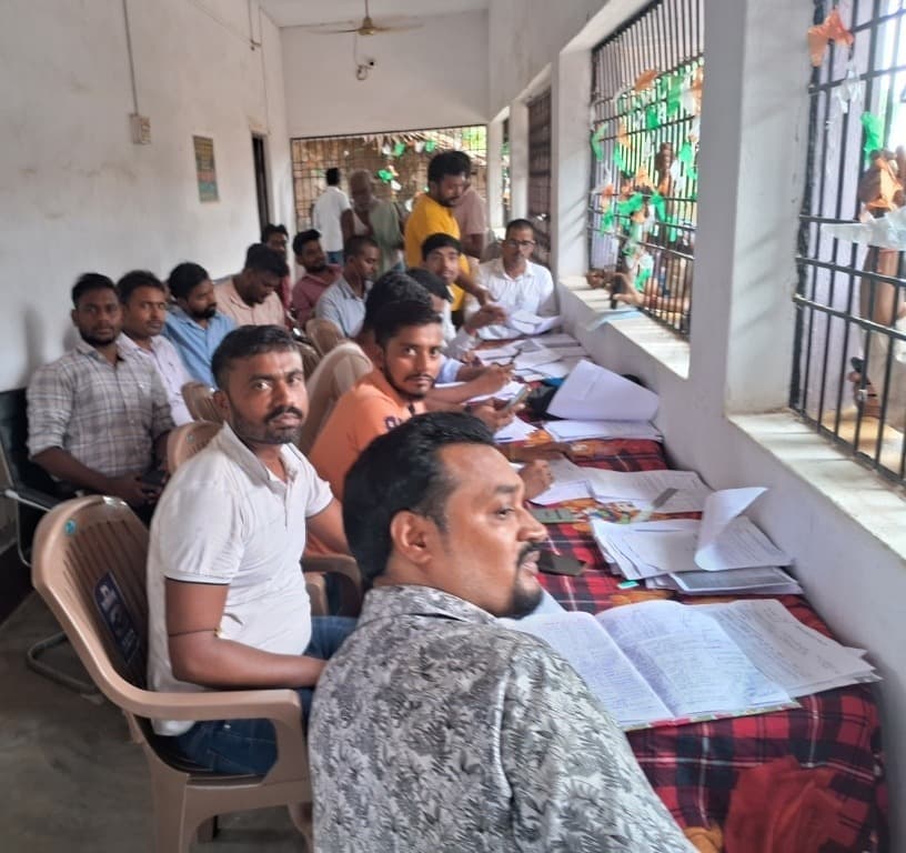 गुलनी व पकरीया पंचायत में राजस्व महाअभियान शिविर आयोजित