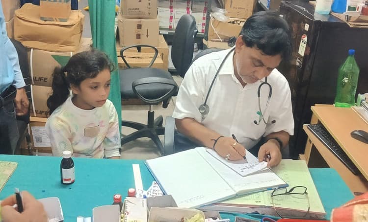 Bokaro News : निरीक्षण में दो चिकित्सक मिले अनुपस्थित, स्पष्टीकरण