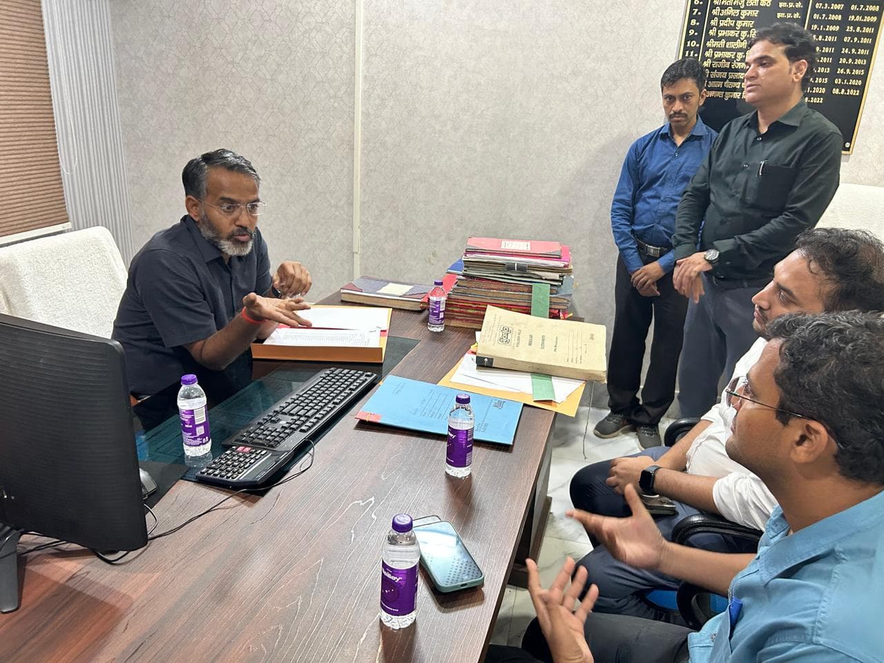 Giridih News :डीसी ने किया कोषागार शाखा का निरीक्षण, दिये निर्देश