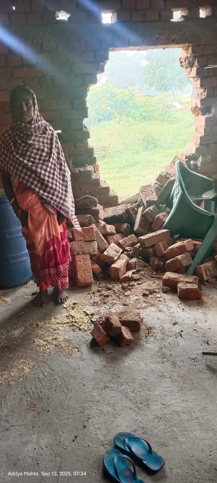 Bokaro News : हाथियों ने किया घर क्षतिग्रस्त, फसलें रौंदी
