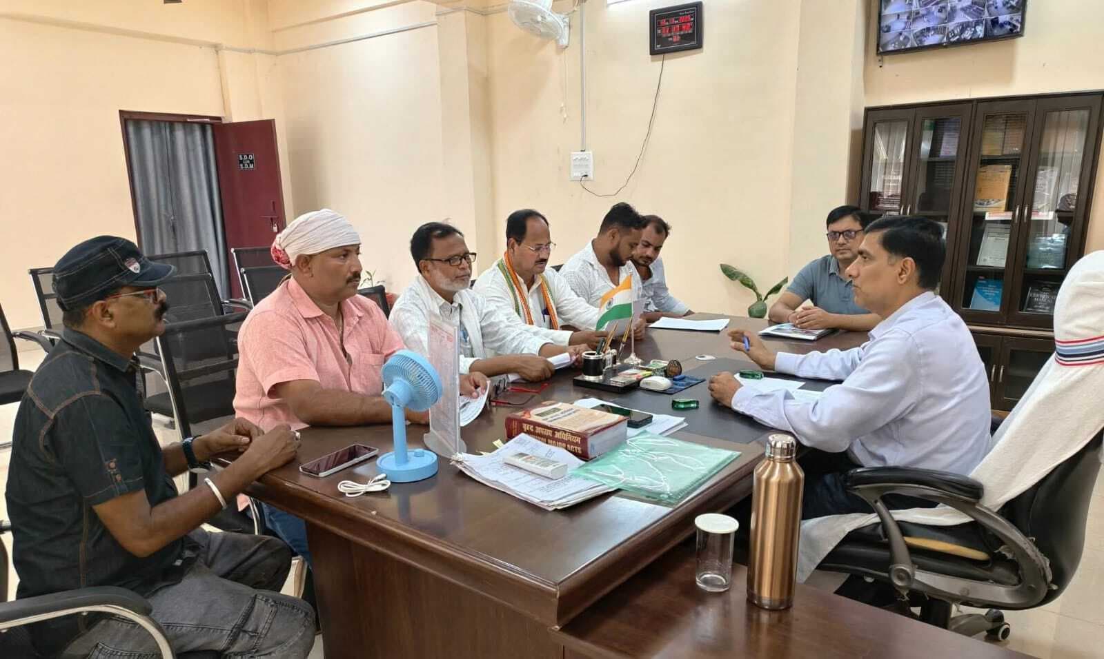 मतदाता सूची सुधार करने में राजनीतिक दल करें सहयोग : एसडीओ