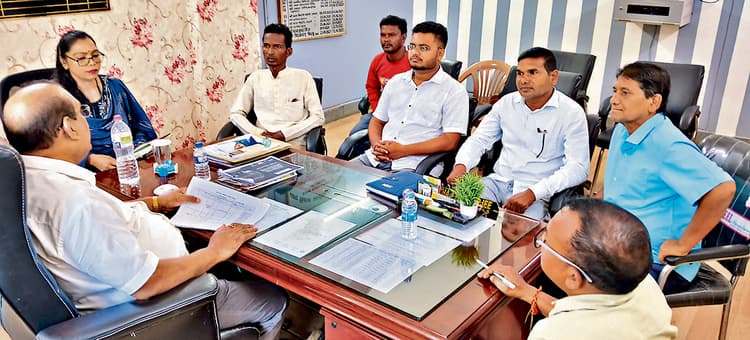 Chaibasa News :चक्रधरपुर ग्रामीण क्षेत्र में छह नये बूथ बनेंगे