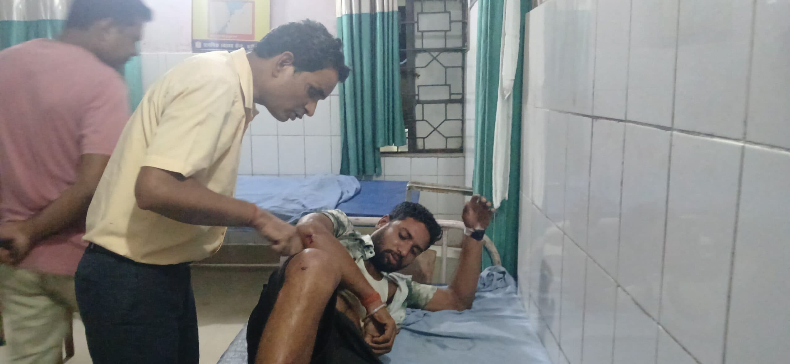 कार व टोटो की टक्कर से चार घायल