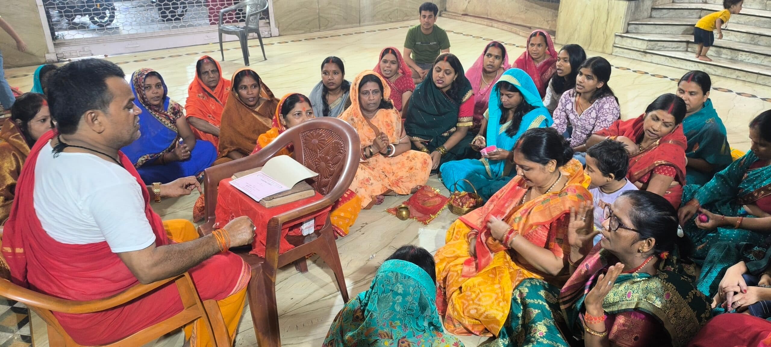 Giridih News :जिउतिया पर विश्वनाथ मंदिर में उमड़ी भीड़