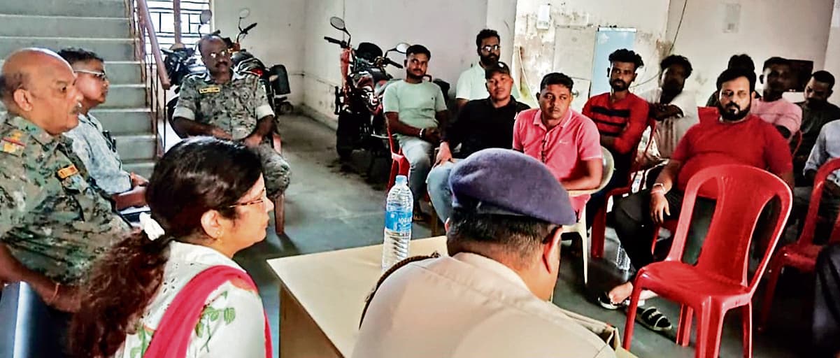 Chaibasa News : विसर्जन में डीजे बजाने पर प्रतिबंध रहेगा